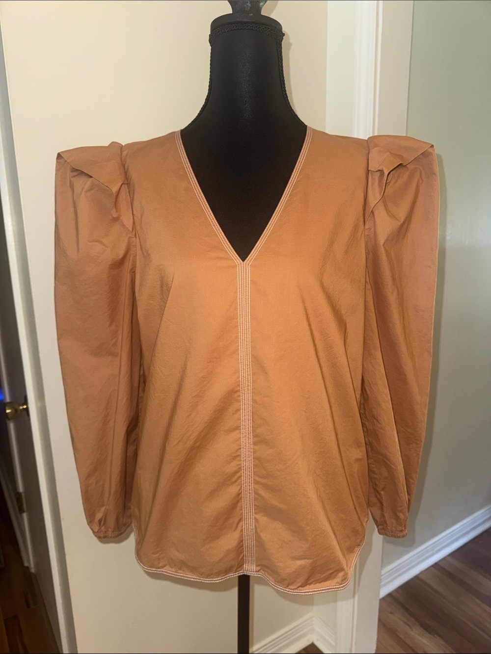 Anna Cate Women's Tan Puff-Sleeve V-Neck Blouse